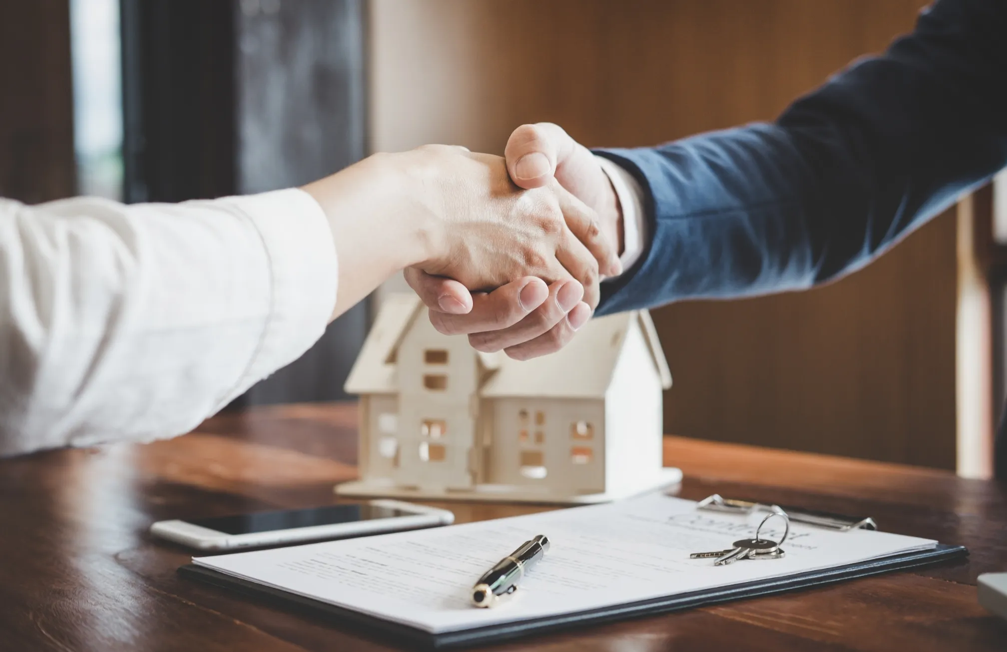 握手している様子